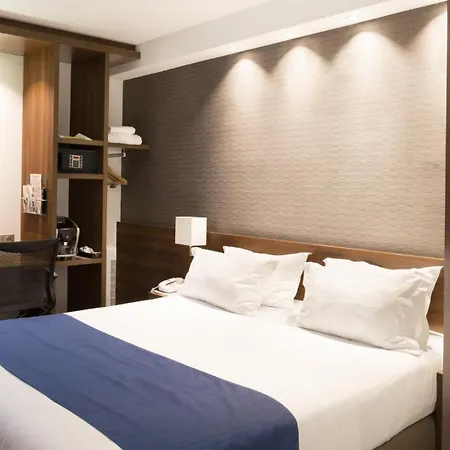 Express By Ihg Hotel 3*