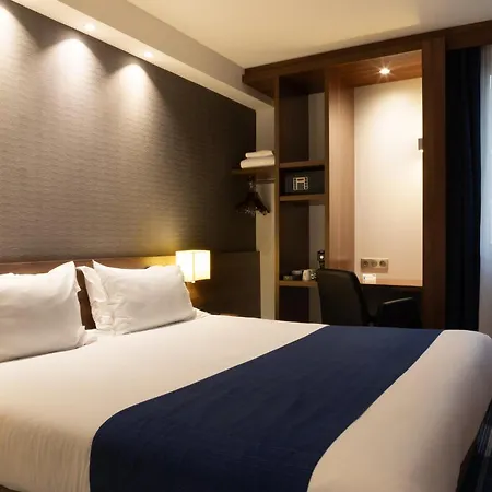 Express By Ihg Hotel 3*