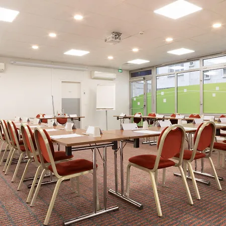 Express By Ihg Hotel 3*