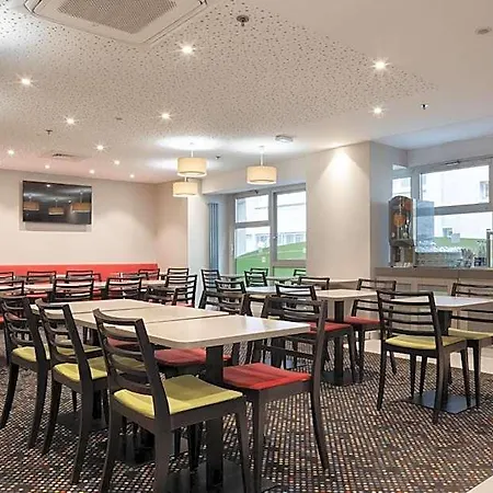 Express By Ihg Szálloda 3*