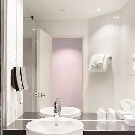 Express By Ihg Hotel