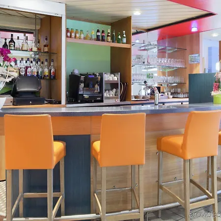 ホリデイ エクスプレス ホテル 3*