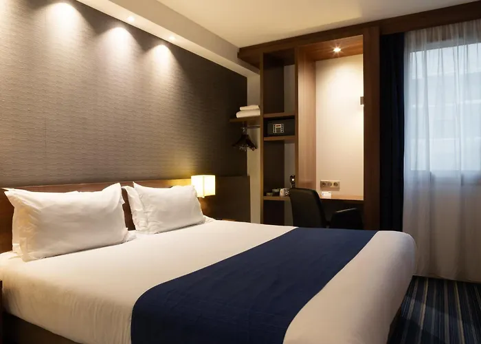 Express By Ihg Hotel 3*