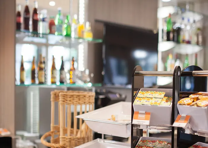 Express By Ihg Hotel 3*