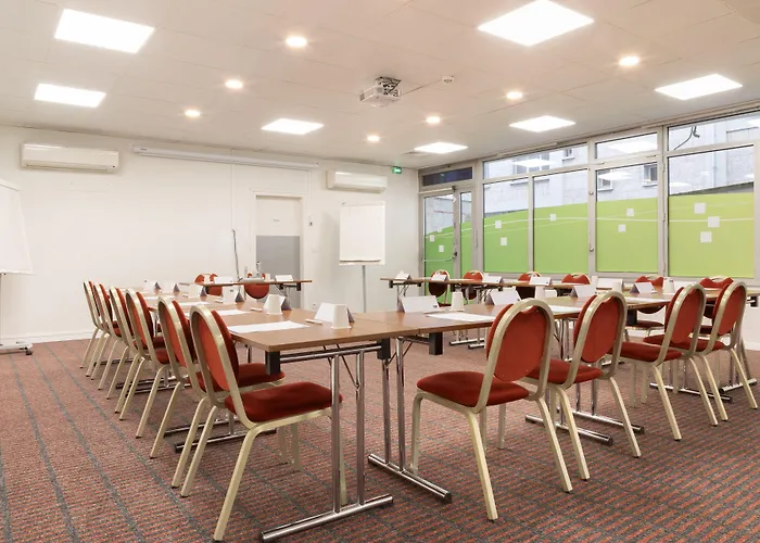 Express By Ihg Hotel 3*